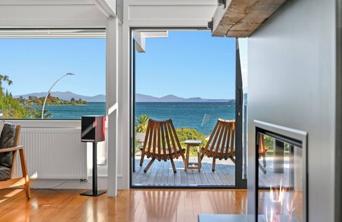 Waipahihi House | Lake & Mountain Views, Plunge Pool