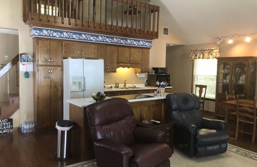 Prosperity House | Lake Murray Getaway Home