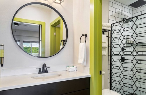 Dandridge Villa | Lake My Day - Lake View / Mountain View / Fire Pit / Corn Hole / Hot Tub