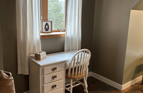 Scheller Cabin | Lake & Oaks Hideaway- Hidden Cabin on Private Lake