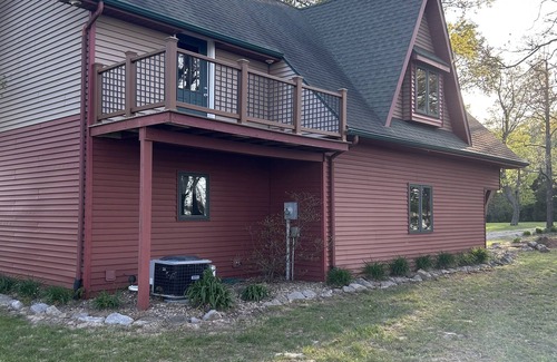 Scheller Cabin | Lake & Oaks Hideaway- Hidden Cabin on Private Lake