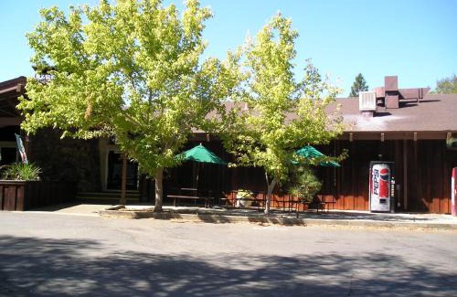 Oregon House Resort | Lake of the Springs Camping Resort Yurt 1