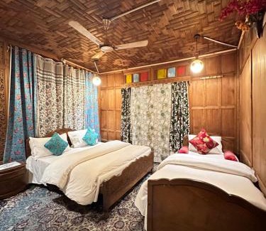 Dal Lake Hotel | Lake Palace Group Of House Boats