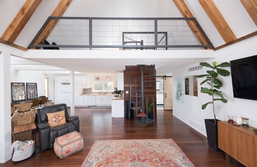 Vassar House | Lake Pomona - A Frame