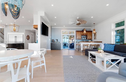 Luxemburg House | Lake Property Available for the NFL Draft!