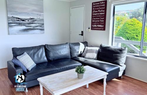 Encounter Bay House | Lake & Reserve Front Bird Haven - 3BR