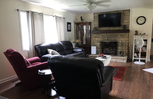 Hardy House | Lake Sequoyah Retreat - Cherokee Village