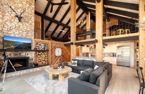 Big Bear Lake House | Lake side luxury, boat dock, steps to kayaking, minutes to the village