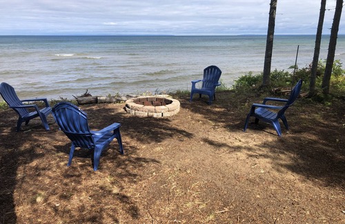 Paradise House | Lake Superior shoreline in Paradise, MI
