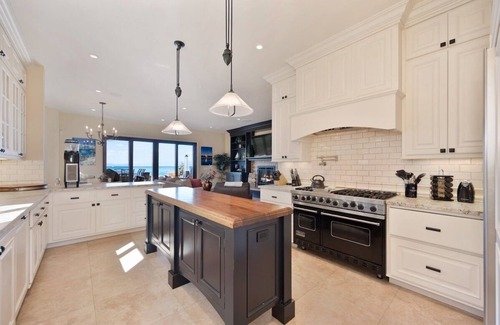 South Lake Tahoe Villa | Lake Tahoe Beachfront Villa with Rooftop Hot Tub