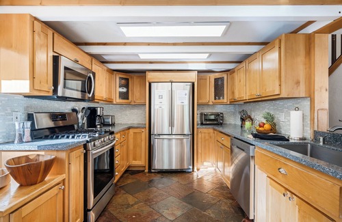 Kingswood Estates House | Lake Tahoe Escape with Hot Tub & Outdoor Dining | Timberline Haven by AvantStay