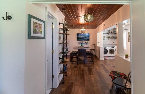 Mount Dora House | Lake Vibes Only ~ Intimate Lake Cottage in Mount Dora