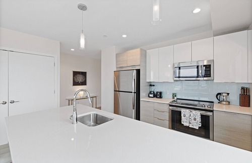 Assembly Square Apartment | Lake View Amazing 2BR 2BA Condo, W/D In unit