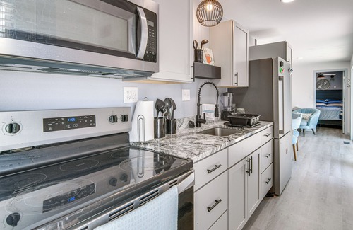 Marmaros Cottage | Lake View & Game Room on 3 1/2 Acres, Near Marina