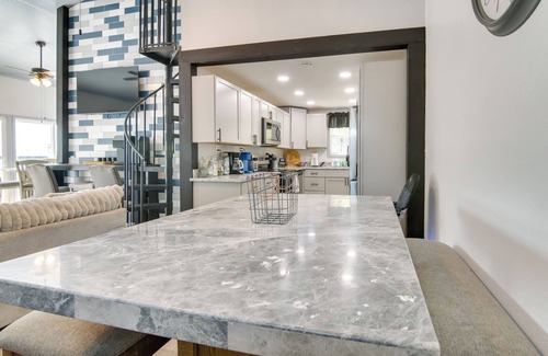 Marmaros Cottage | Lake View & Game Room on 3 1/2 Acres, Near Marina