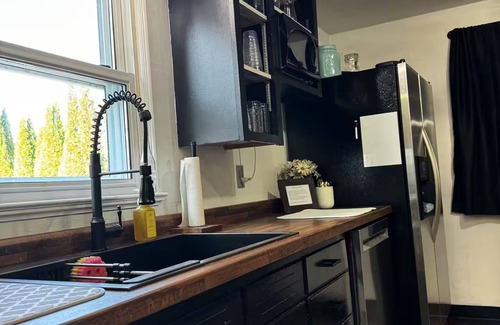 Manitowoc House | Lake View Home Away From Home