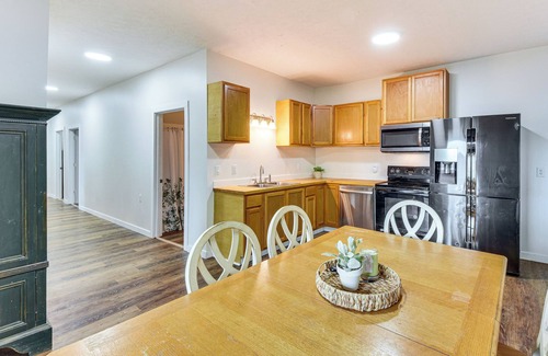 Farmington House | Lake-View Home in Statham w/On-Site Fishing