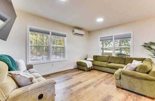 Farmington House | Lake-View Home in Statham with On-Site Fishing