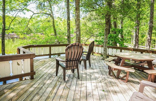 Pine Mountain Ski Chalet | Lake View Paradise less than 1 mile from Callaway Gardens!