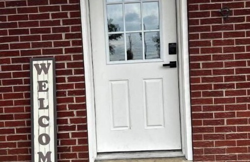 Samburg Apartment | Lake view room on Reelfoot Lake