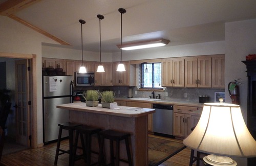 Mount Ida Cottage | Lake view three bedroom, three bath cottage with private hot tub overlooking Lake Ouachita. by RedAwning