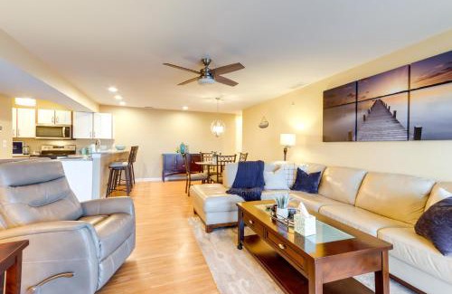 Village of Four Seasons Apartment | Lake Views and Screened Porch Ozarks Getaway!