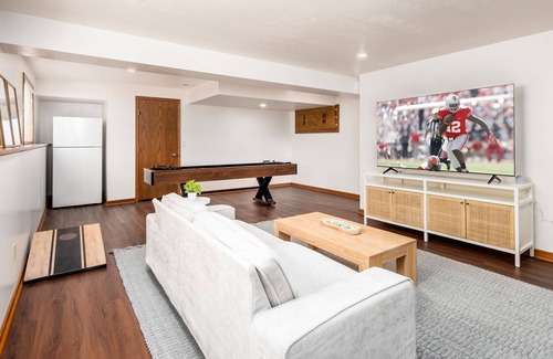 Howard House | Lake Views: Modern Coastal 3 BR Apple Valley Lake Beach House