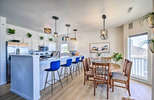 Village of Four Seasons Condo | Lake Views + Pool Access: Lake Ozark Condo!