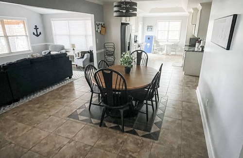 Liberty Hill House | Lake Wateree SC Waterfront Home 3B/2Ba w/King Bed, Loads of Amenities & Dock!