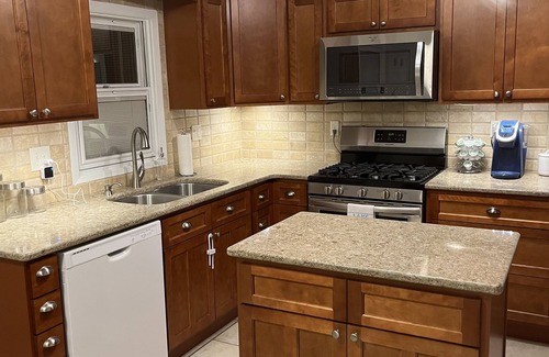 Syracuse House | Lake Wawasee Channel Home