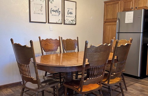 Oshkosh House | Lake Winnebago-Oshkosh Home with Water Access~Private 18’ Boat Dock & Large yard