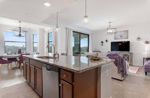 Lakewood Ranch Condo | Lakefront 2 BR/2 BA condo in Lakewood National Golf Club - Pearl in the Rough