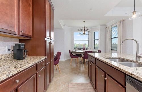 Lakewood Ranch Condo | Lakefront 2 BR/2 BA condo in Lakewood National Golf Club - Pearl in the Rough