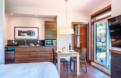 Lac Superieur Village House | Lakefront and Mountain View - Resort Studio