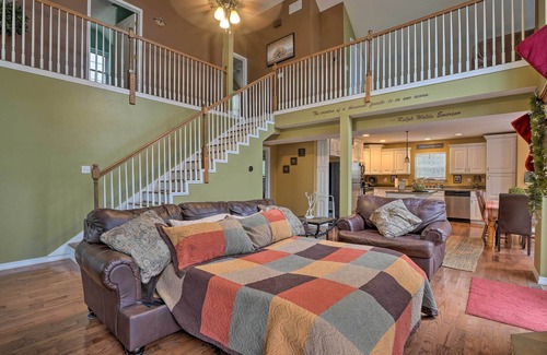 Blue Eye Cottage | Lakefront Blue Eye Cottage w/Hot Tub & Fire Pit!