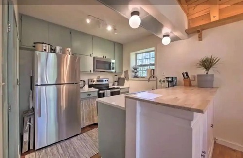 Cedar Bluff Cabin | Lakefront Chalet - Ramp/Pier/Dockn