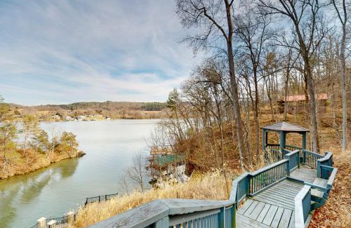 Pulaski House | Lakefront Chateau