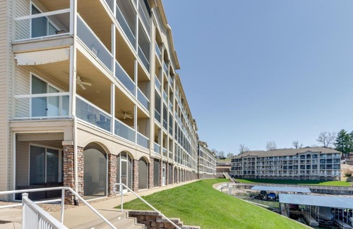 Osage Beach Apartment | Lakefront Condo with Pool Access in Osage Beach!