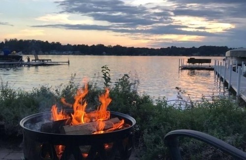 Vandalia Cottage | Lakefront cottage- Birch Lake