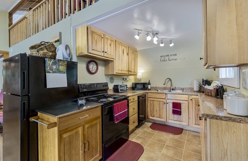 Mountain Rest Cottage | Lakefront Cottage on Serene Lake Becky