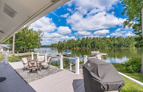 South Carolina Lakes & Blackwater Rivers House | Lakefront cottage with private dock and optional pontoon rental