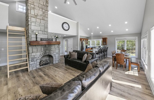 New Tazewell House | Lakefront Escape at Summer Breeze w/Private Dock w/Kayaks