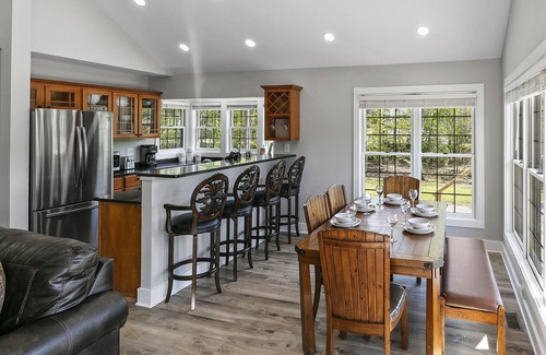 New Tazewell House | Lakefront Escape at Summer Breeze w/Private Dock w/Kayaks