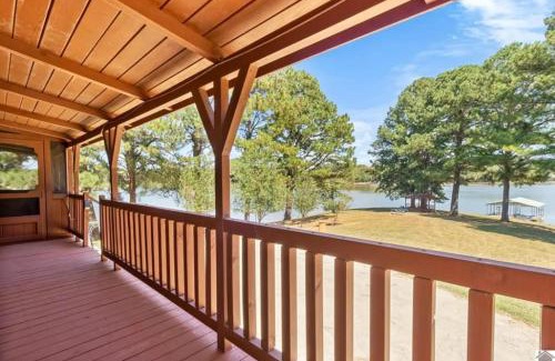 Cadiz House | Lakefront Escape for 8 with Dock & Cozy Cabin Vibes