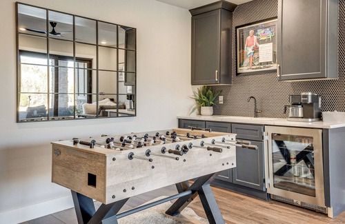 Jacksboro House | Lakefront Gem: Dock & Hot Tub in Jacksboro