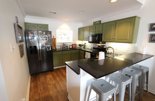 Dadeville Condo | Lakefront Getaway – 1BR/1BA Walk-Out Condo with Stunning Views