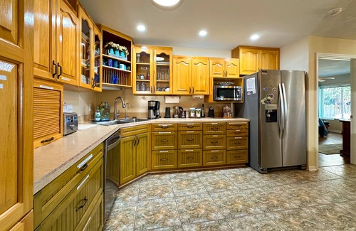 Citrus Springs House | Lakefront Getaway! Relax Spa Dock Kayaks Firepit Handicap Friendly