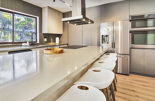 Ludlam House | Lakefront Getaway w/Pool, BBQ & Playground