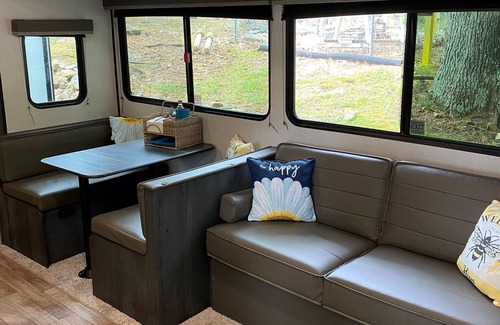 Cadiz RV Rental | Lakefront Glamping Cadiz KY