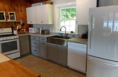 Franklin House | Lakefront Home On Beautiful Donnells Pond,32 miles From Acadia N P and Bar Harbr